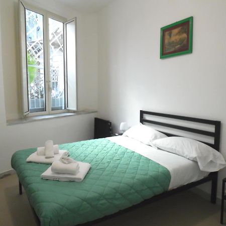 Apartamento A Casa Di Ilaria Nápoles Exterior foto